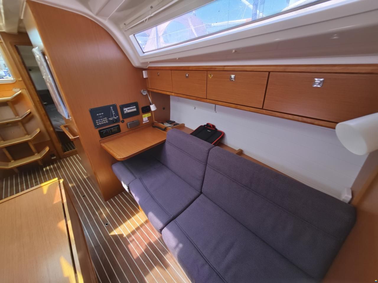 Bavaria CRUISER 37
