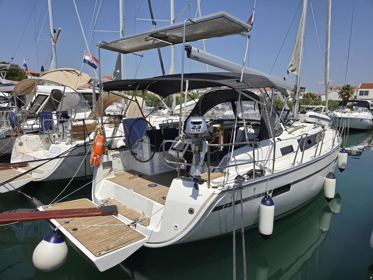 Bavaria CRUISER 37