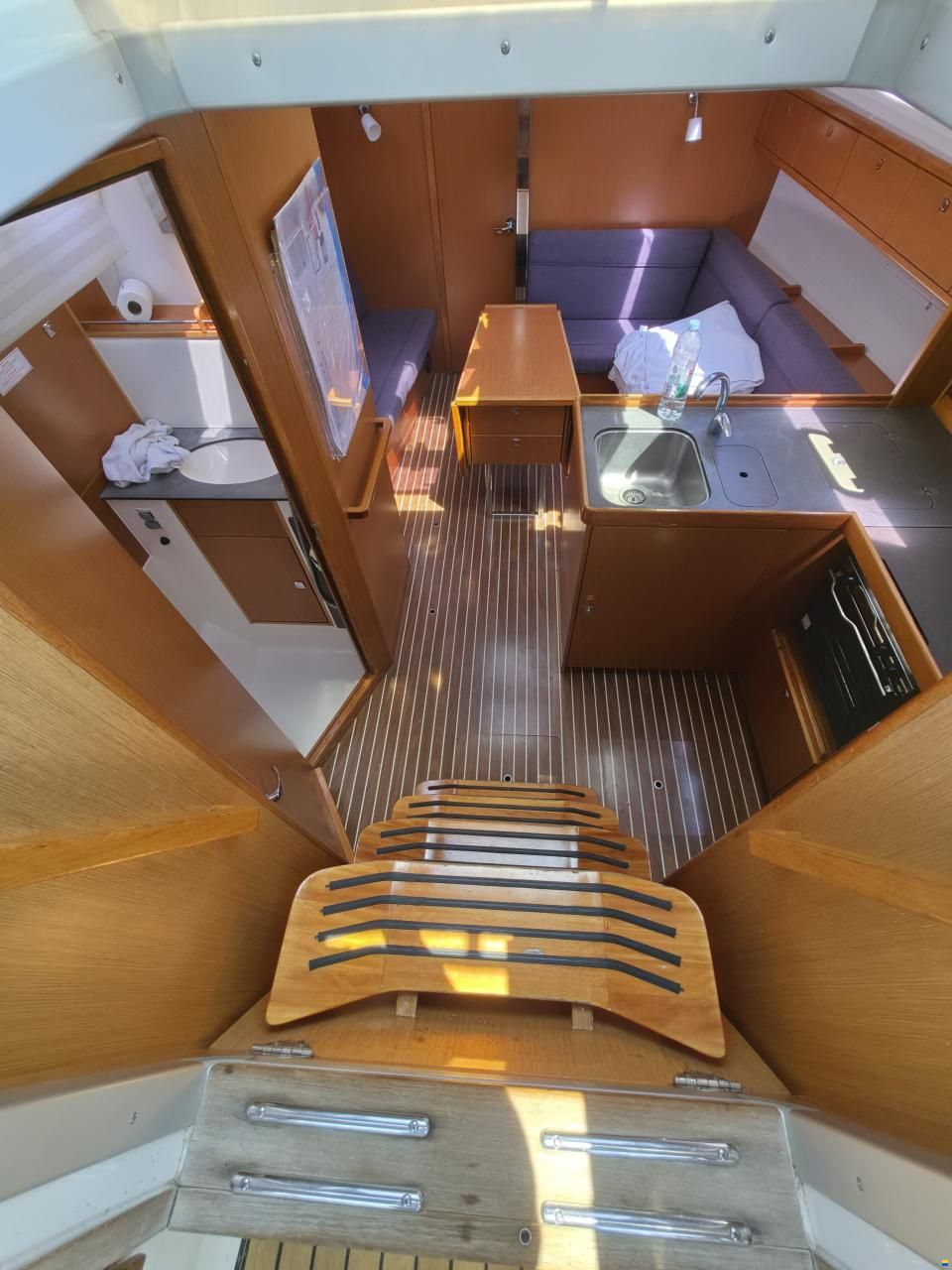 Bavaria CRUISER 37