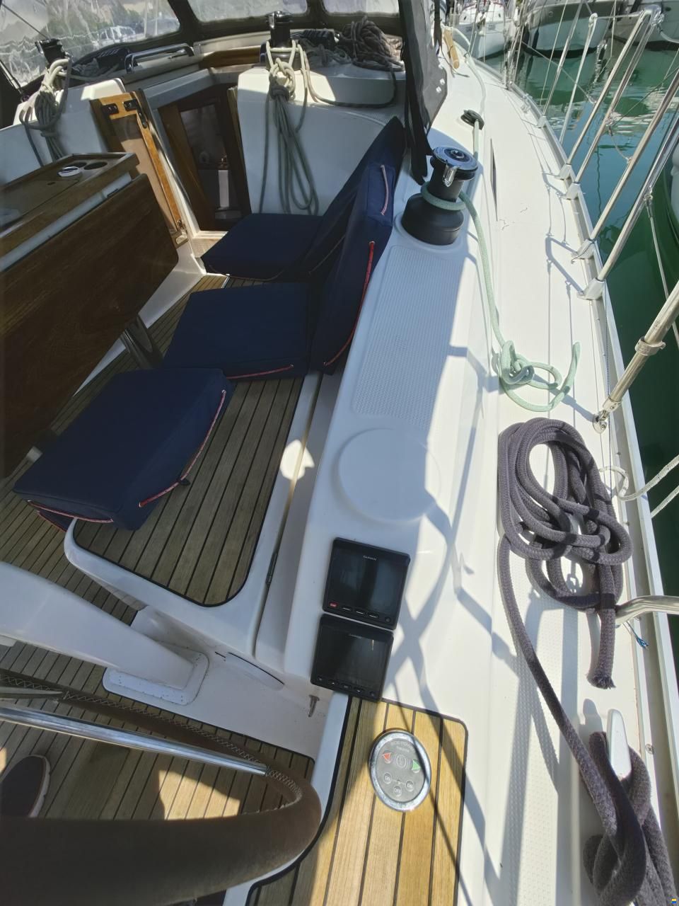 Bavaria CRUISER 37