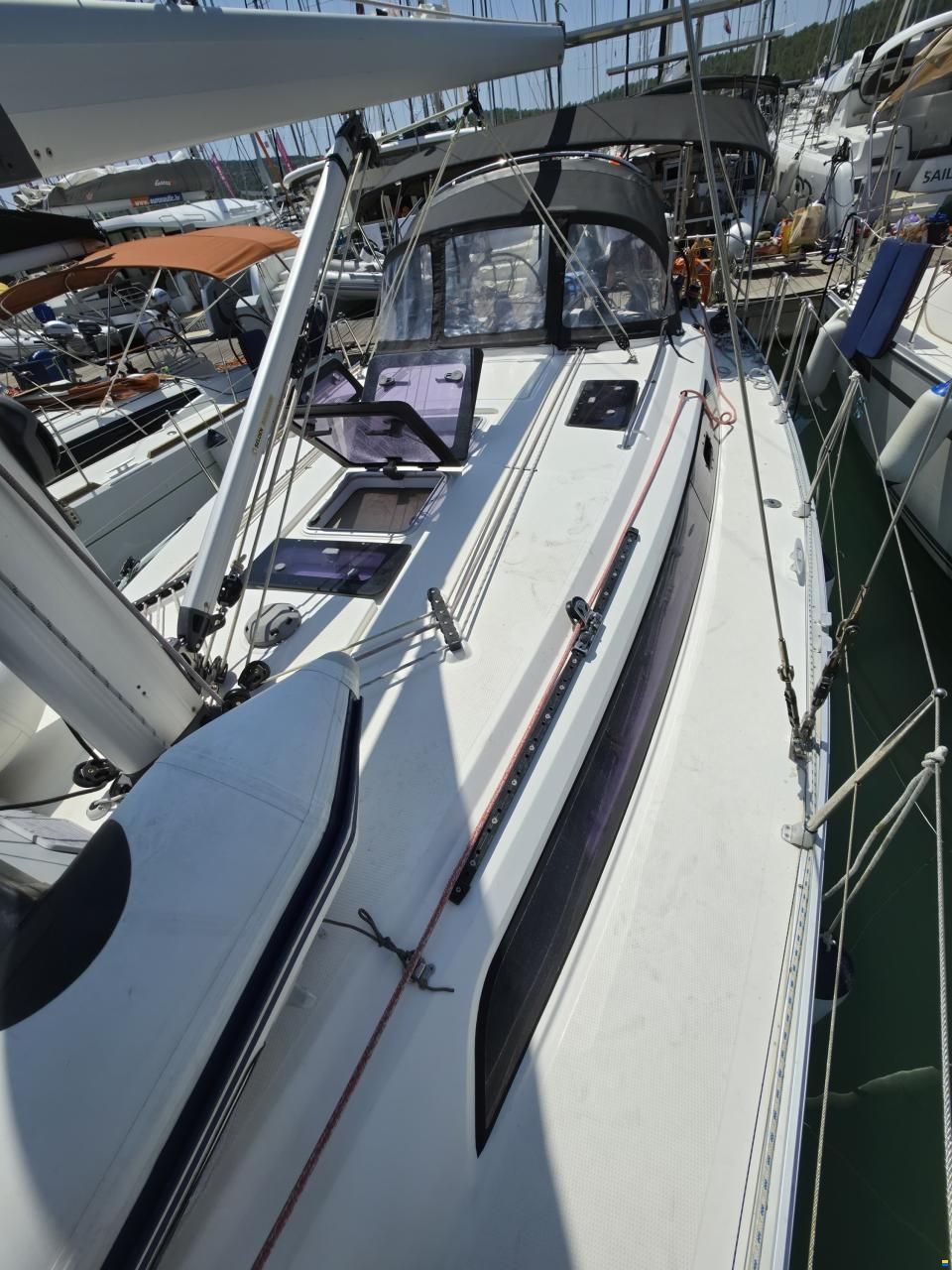 Bavaria CRUISER 37