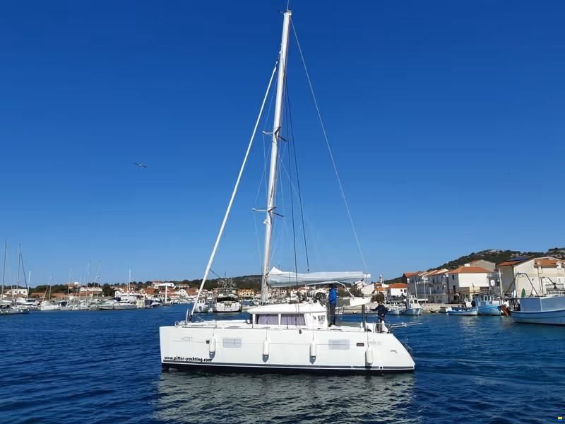 Lagoon 400