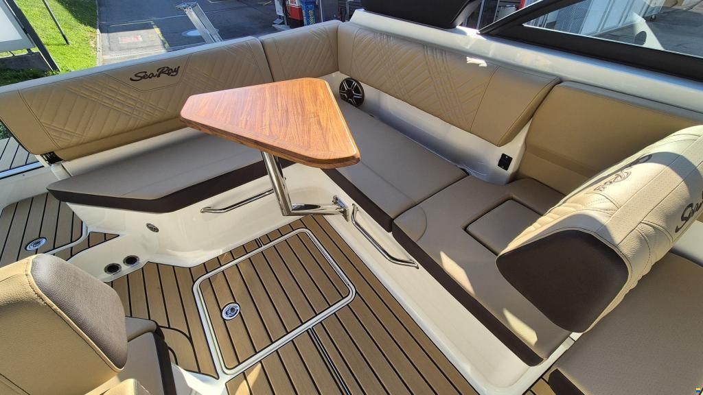 Sea Ray SDX 230 Surf