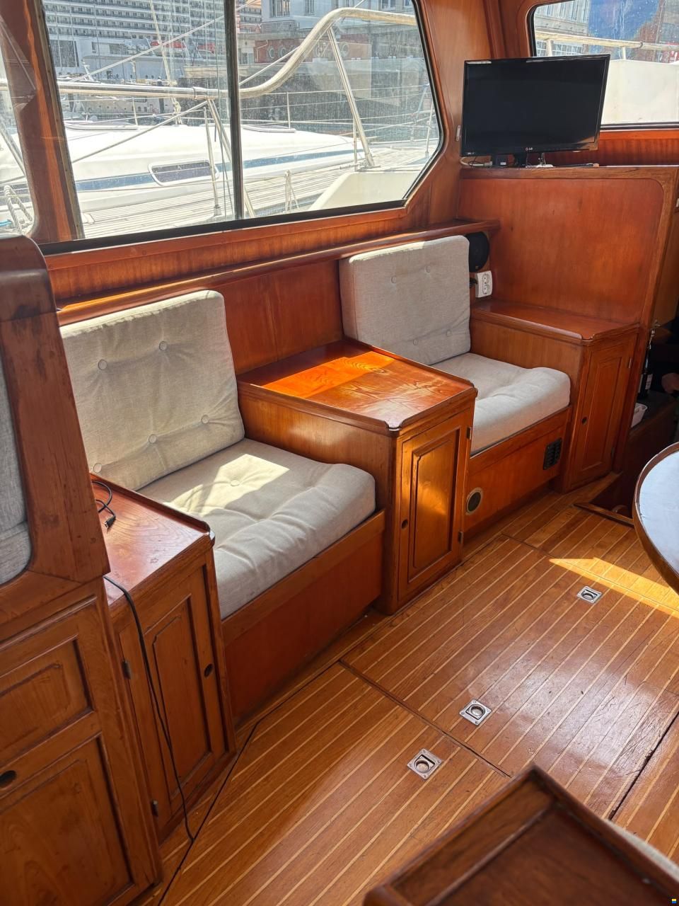 Tarquin Trader 41+2