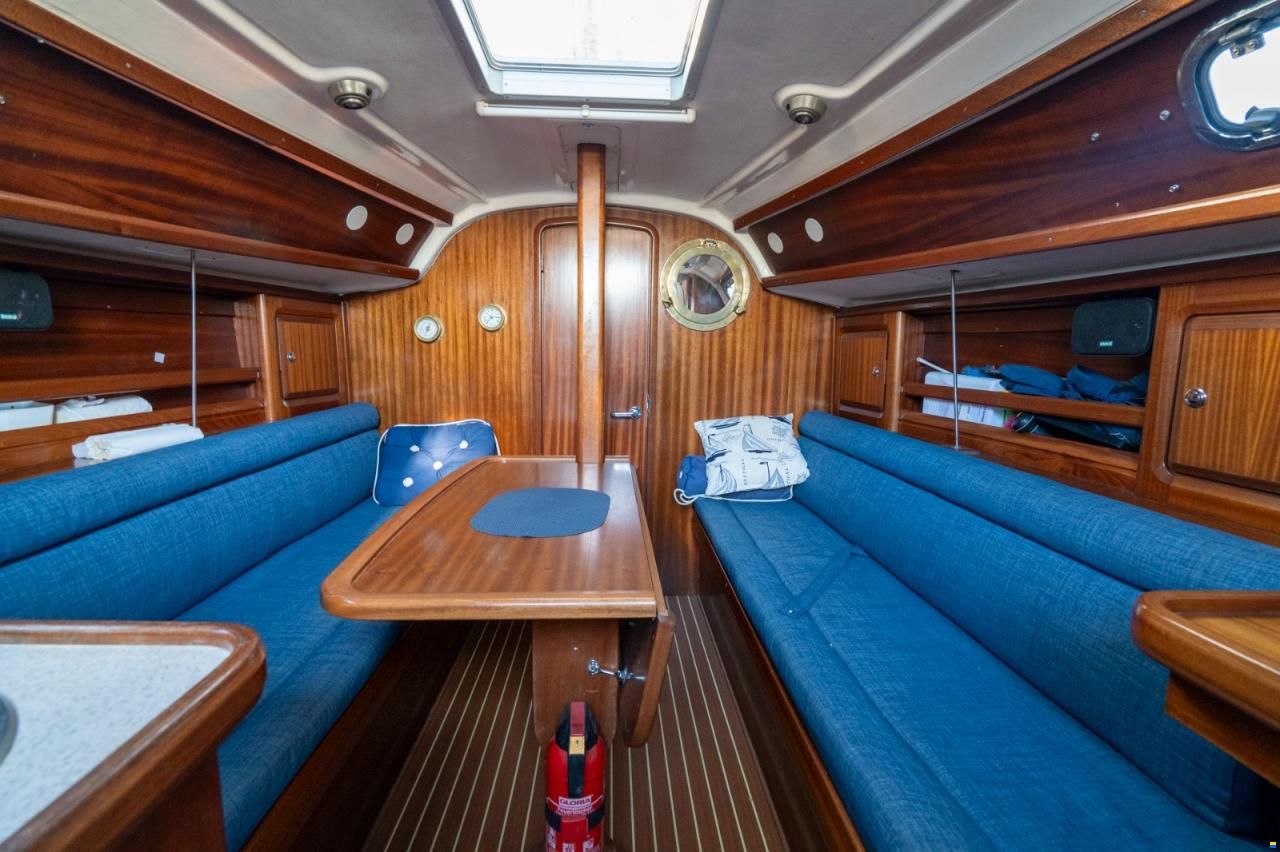 Bavaria 33 ft