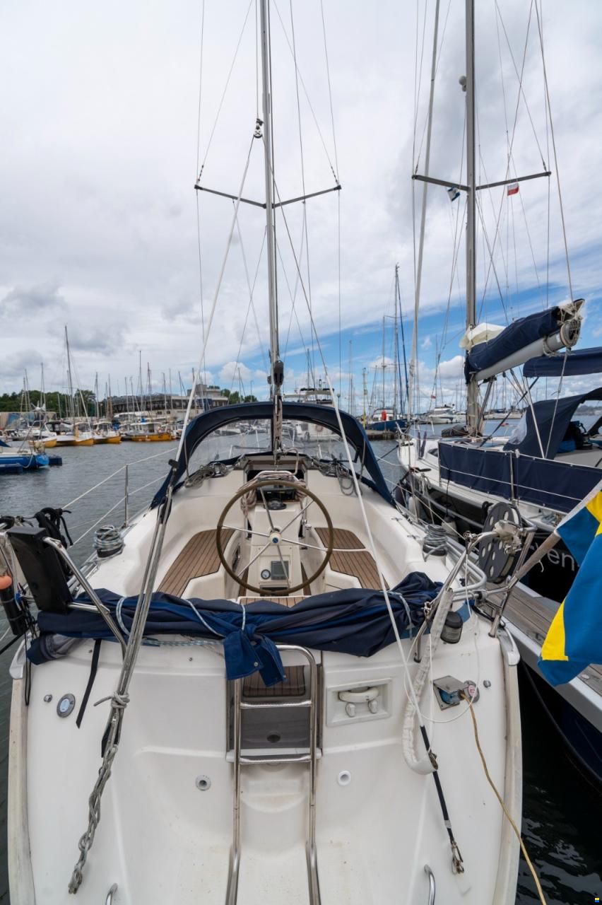 Bavaria 33 ft