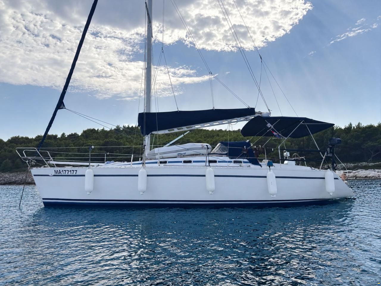 Elan 33