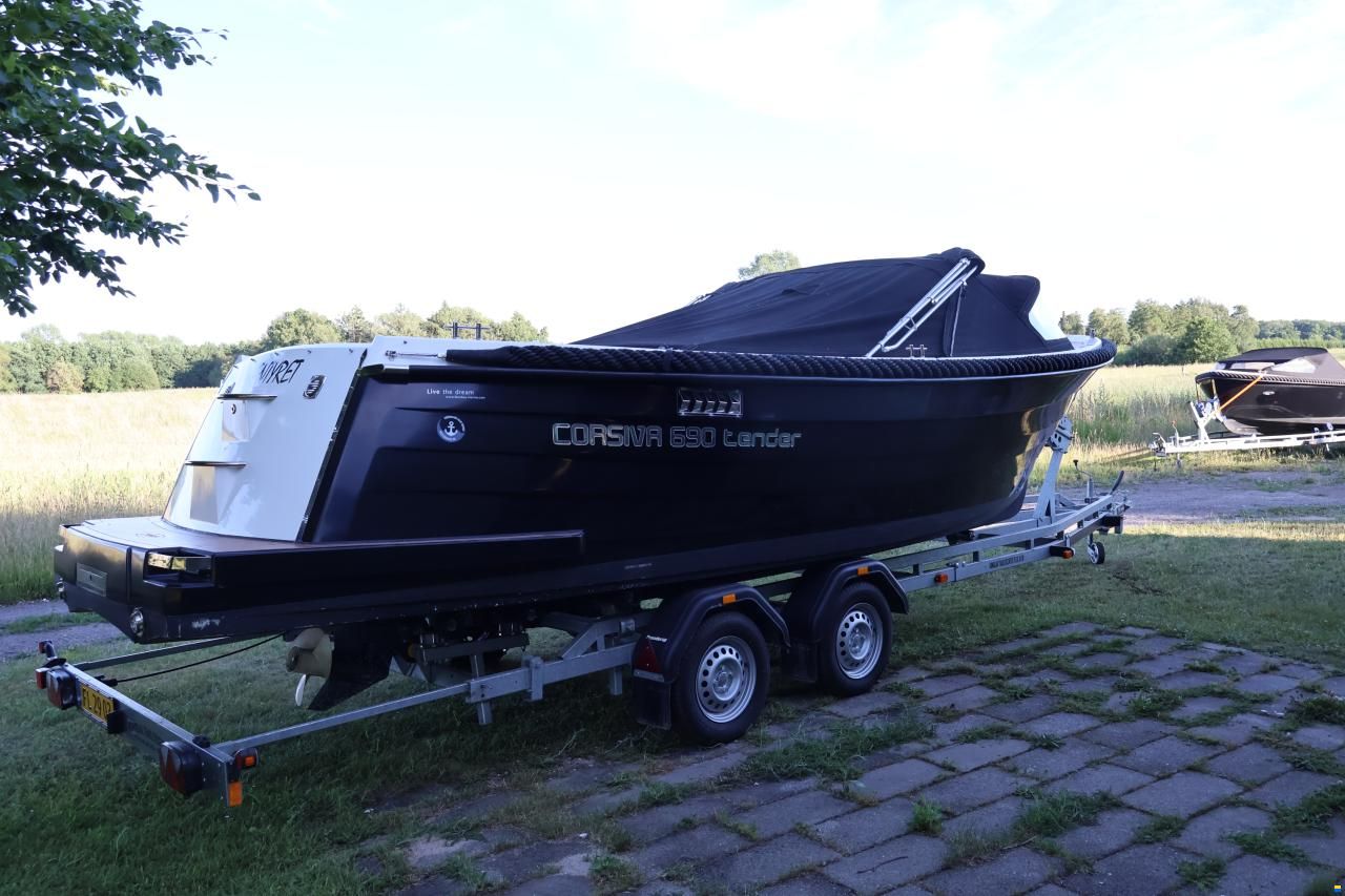 Corsiva 690 Tender