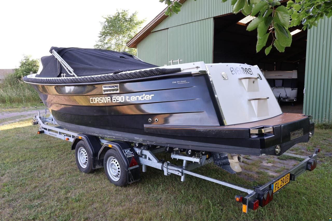 Corsiva 690 Tender