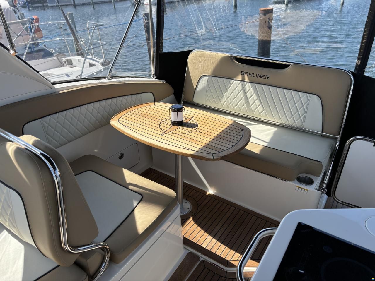 Bayliner Ciera 8
