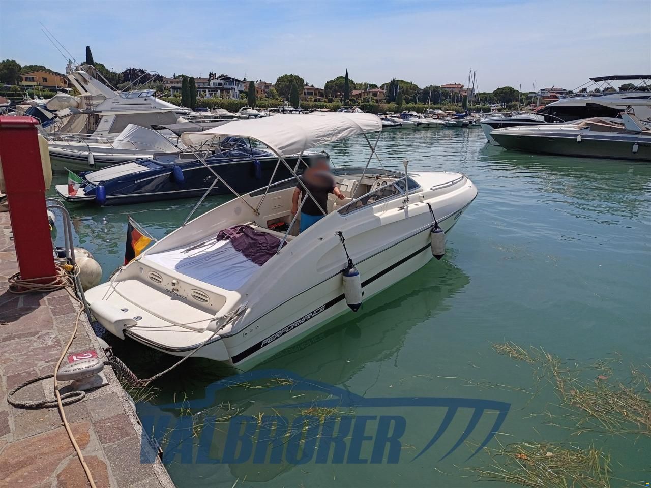 Performance Marine 807 Performance