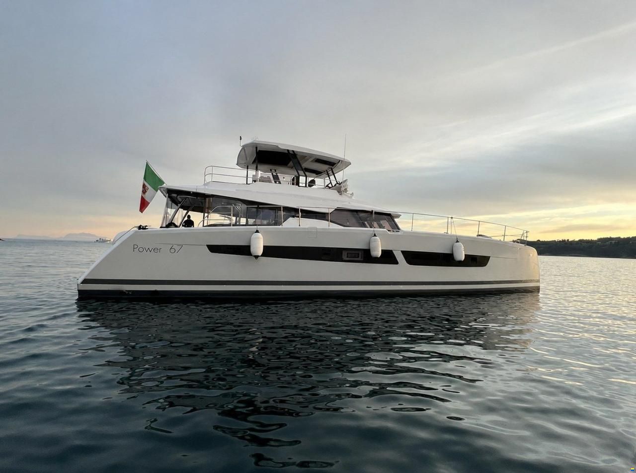Fountaine Pajot Power 67