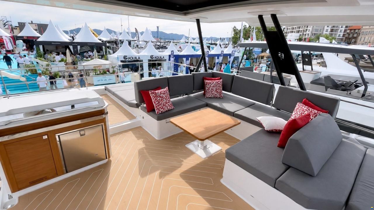 Fountaine Pajot Power 67