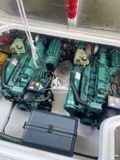 Sealine F330