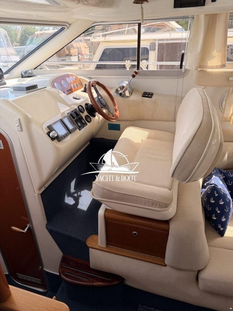 Sealine F330