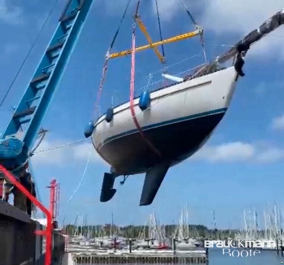 Yachting France (FRA) Jouët 37