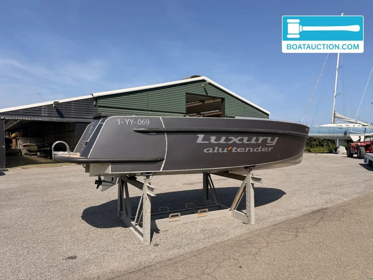 Luxury Alu tender 65