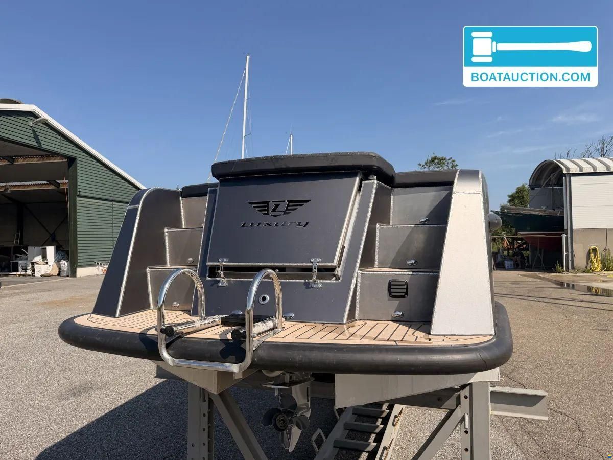 Luxury Alu tender 65