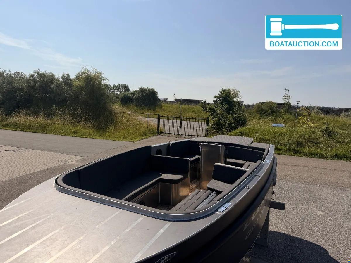 Luxury Alu tender 65