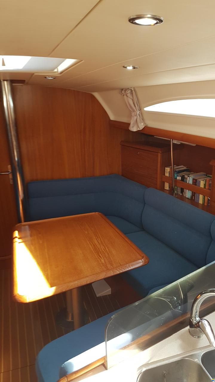 Jeanneau Sun Odyssey 37