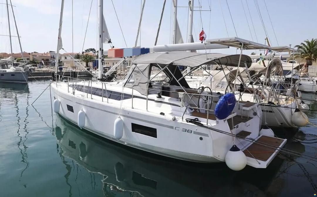 Bavaria C38