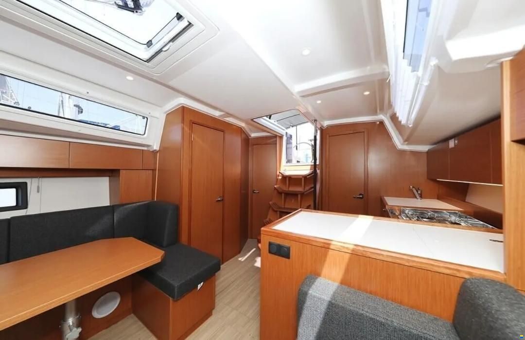 Bavaria C38