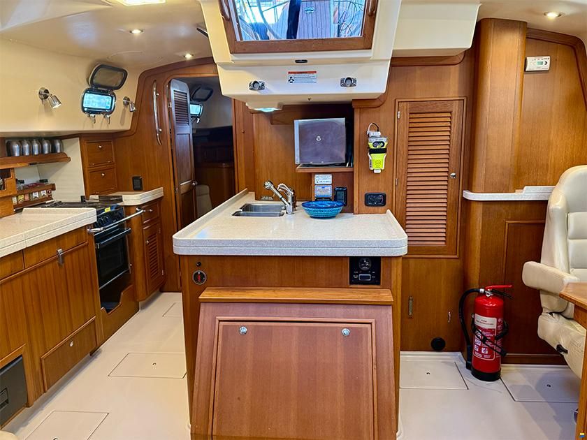 Island Packet 465