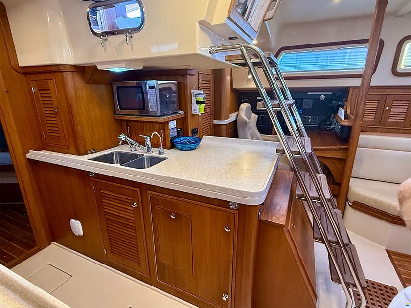 Island Packet 465