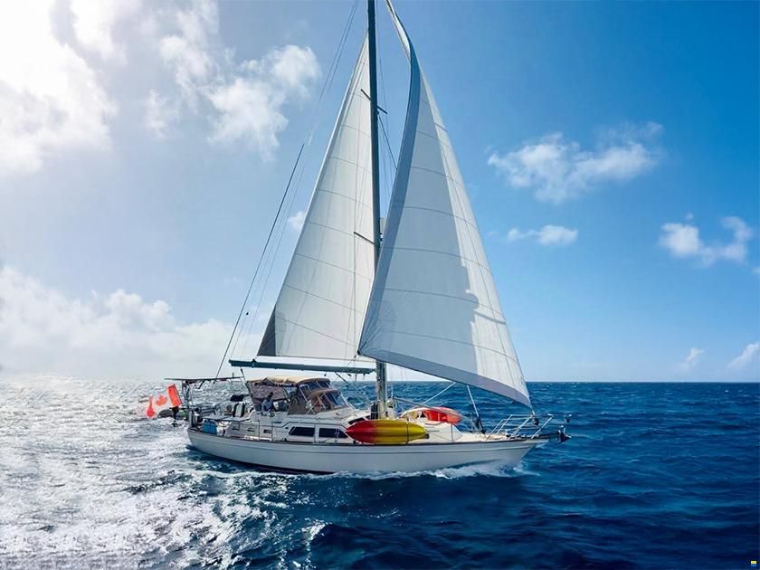 Island Packet 465