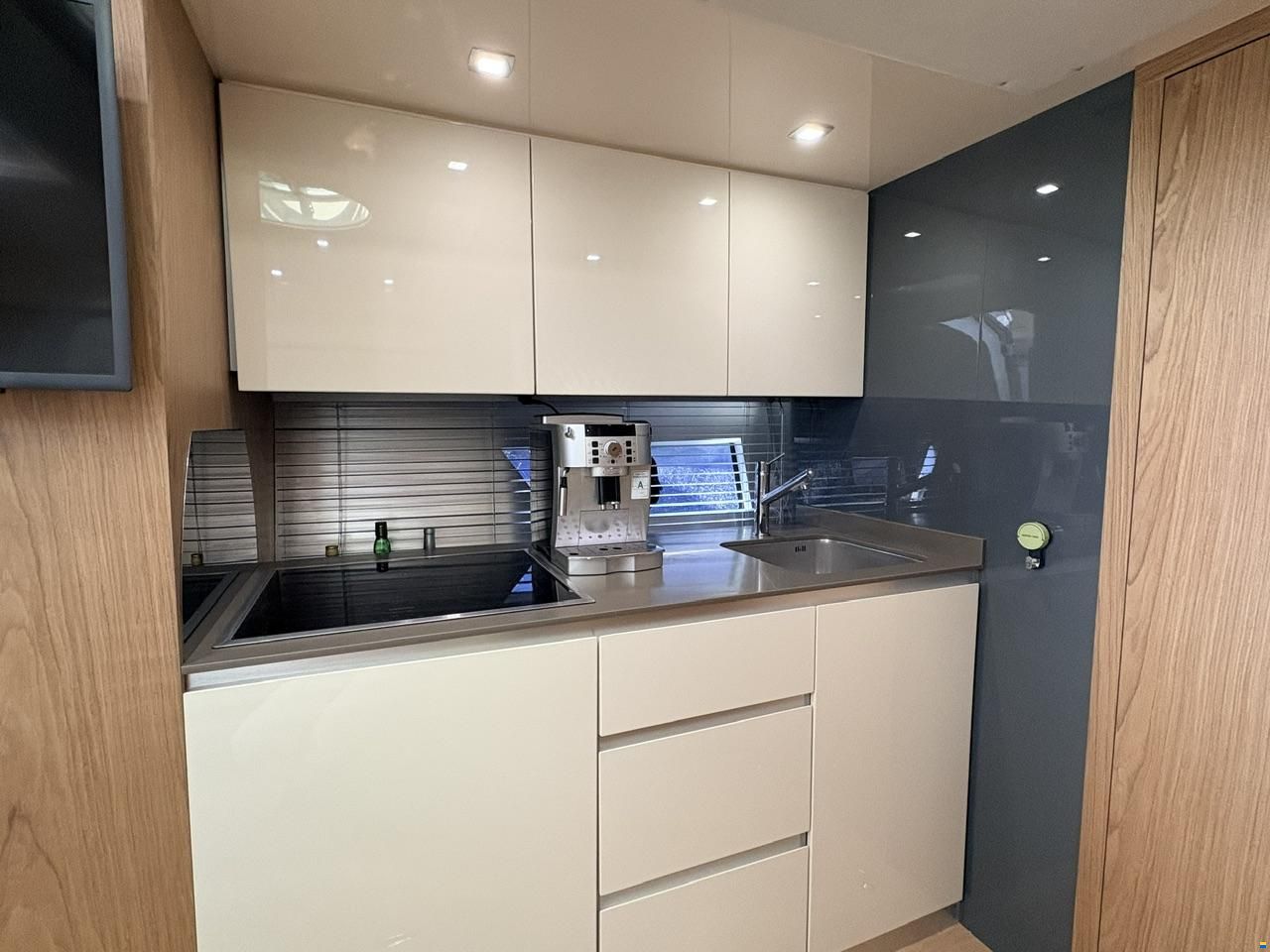 Sessa C44