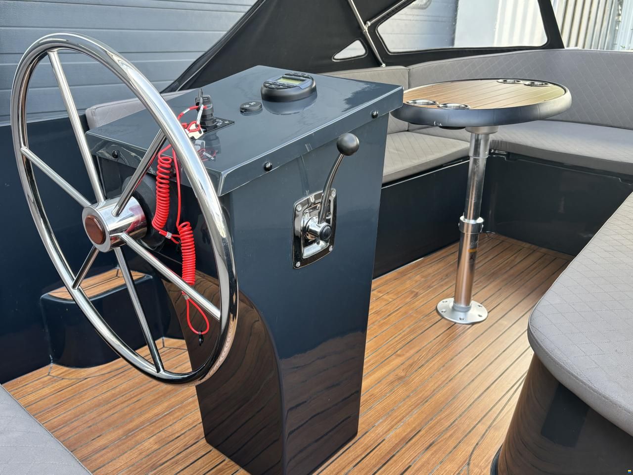 Admiral 570 Tender