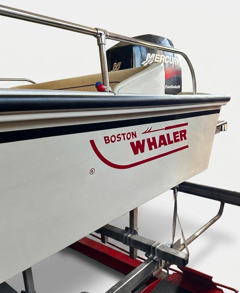Boston Whaler Montauk 17