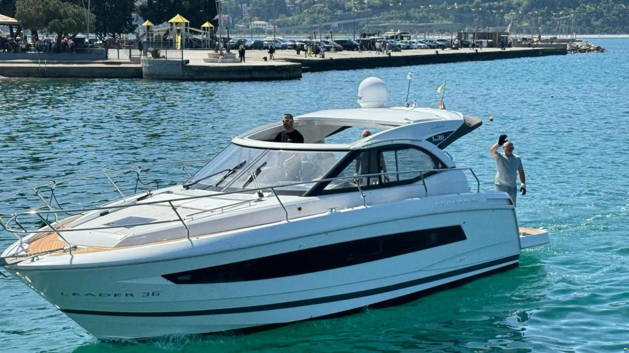 Jeanneau LEADER 36 SPORTTOP MODEL 2019