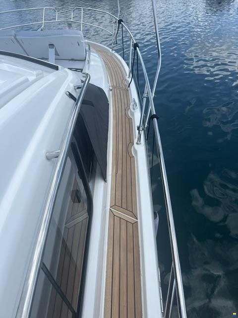 Jeanneau LEADER 36 SPORTTOP MODEL 2019