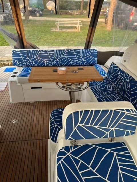 Jeanneau LEADER 36 SPORTTOP MODEL 2019