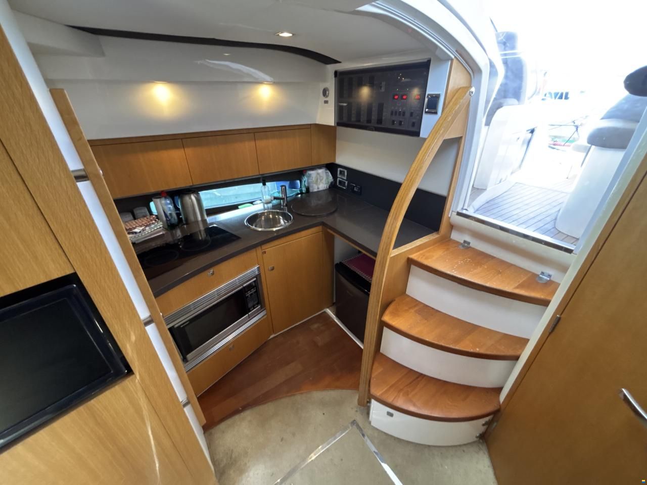 Fairline 38
