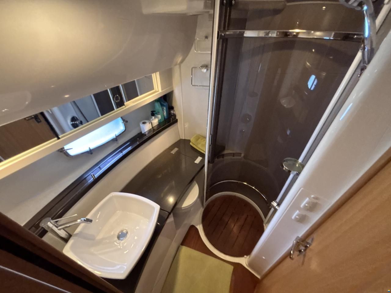 Fairline 38