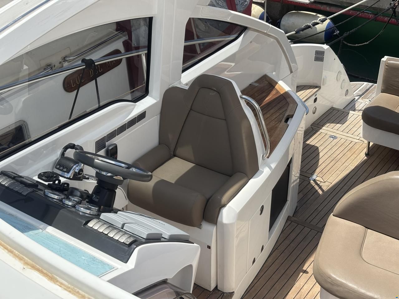 Fairline 38