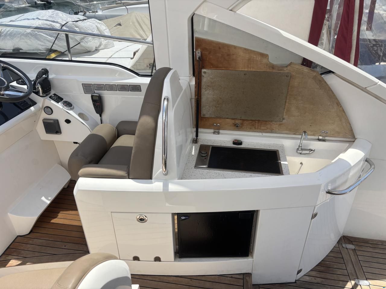 Fairline 38
