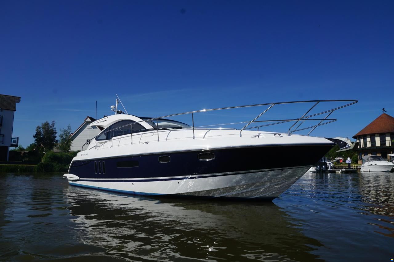 Fairline 38