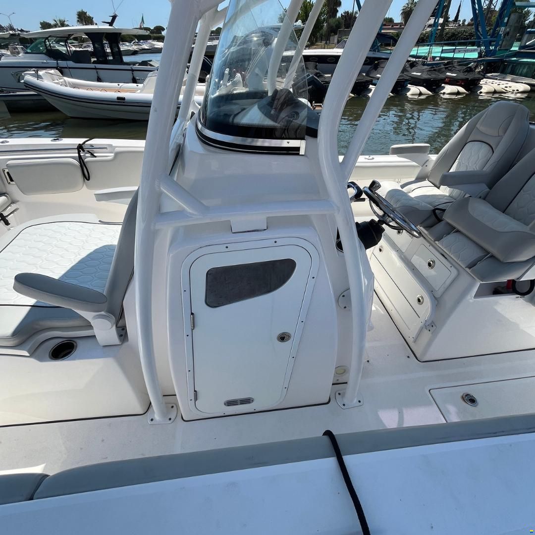 Sea Fox 288 commander