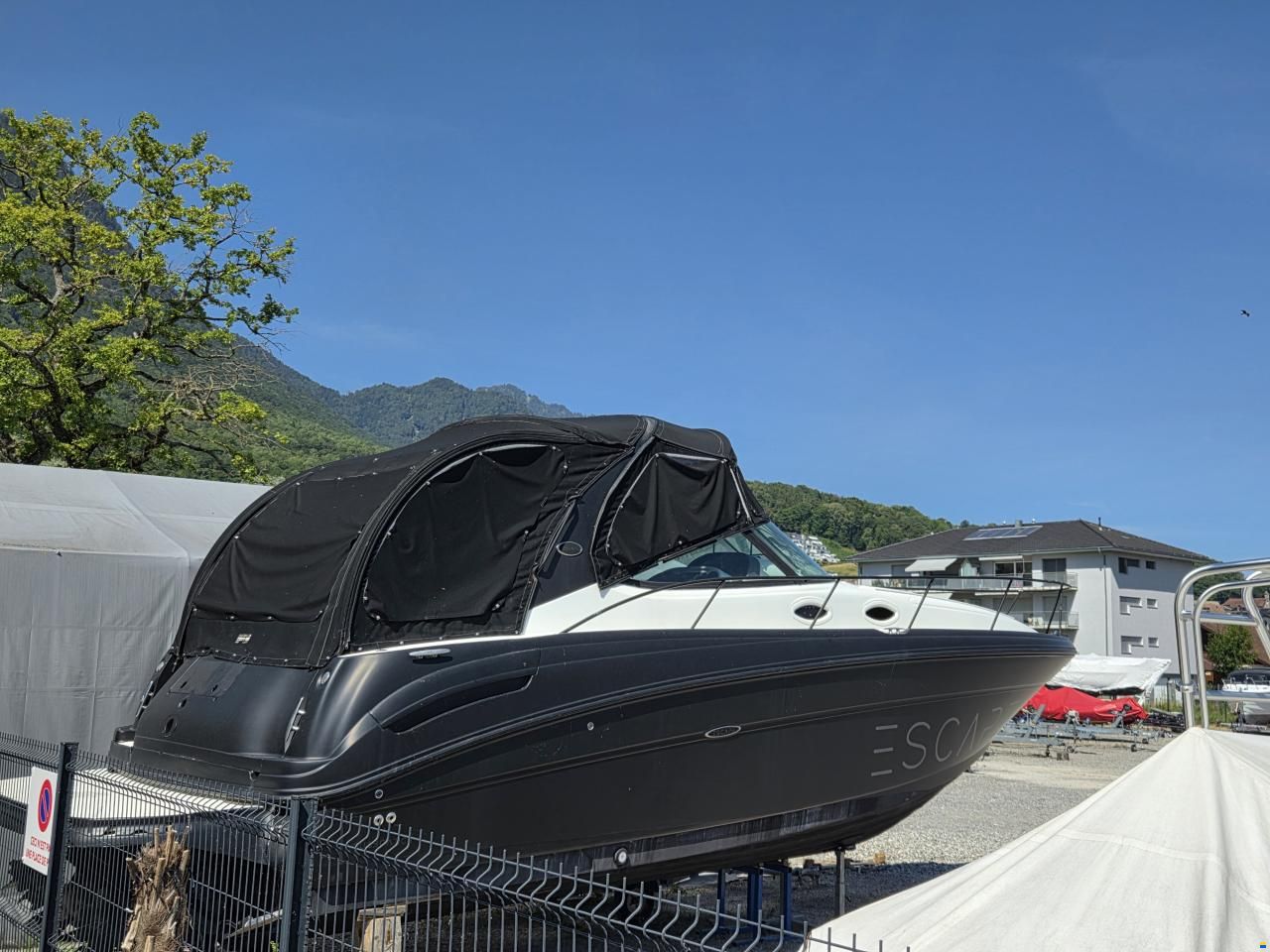 Sea Ray Sundancer 335