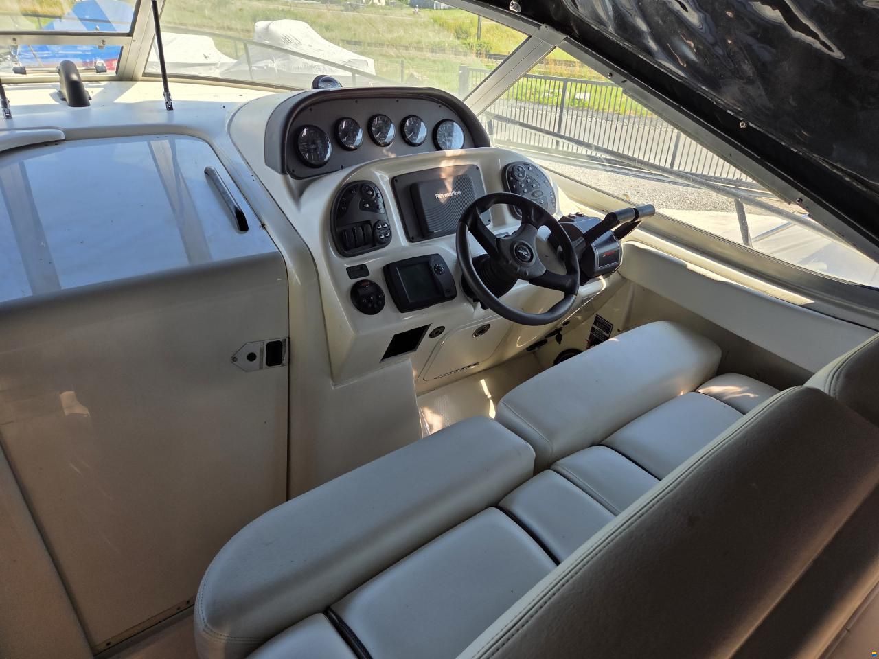 Sea Ray Sundancer 335