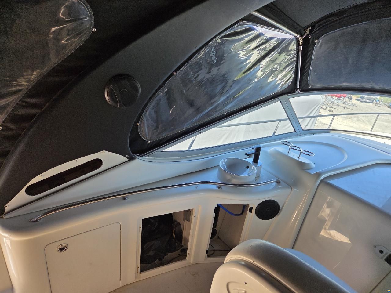 Sea Ray Sundancer 335