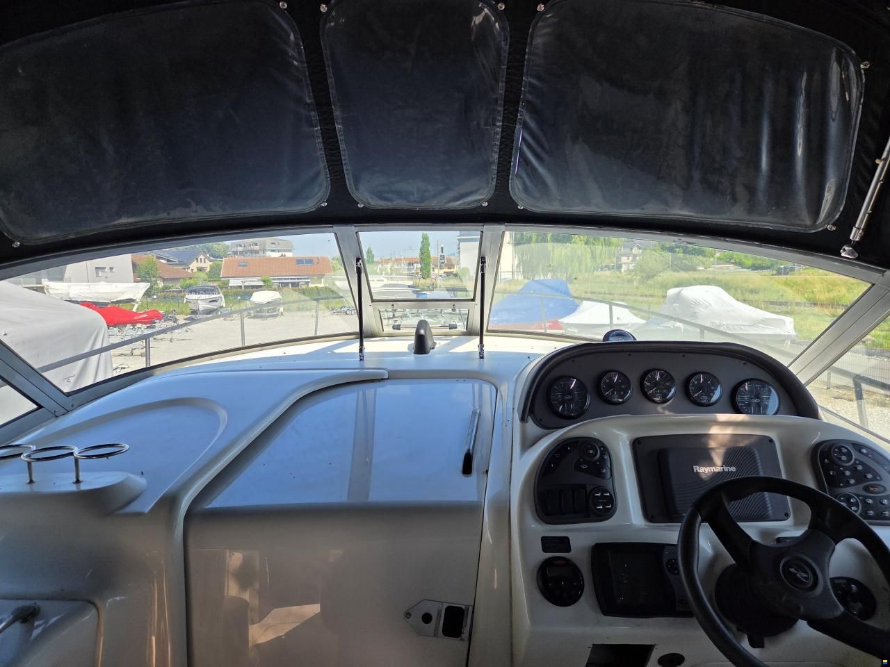 Sea Ray Sundancer 335