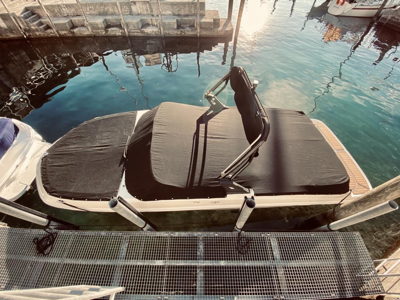 Bayliner VR6