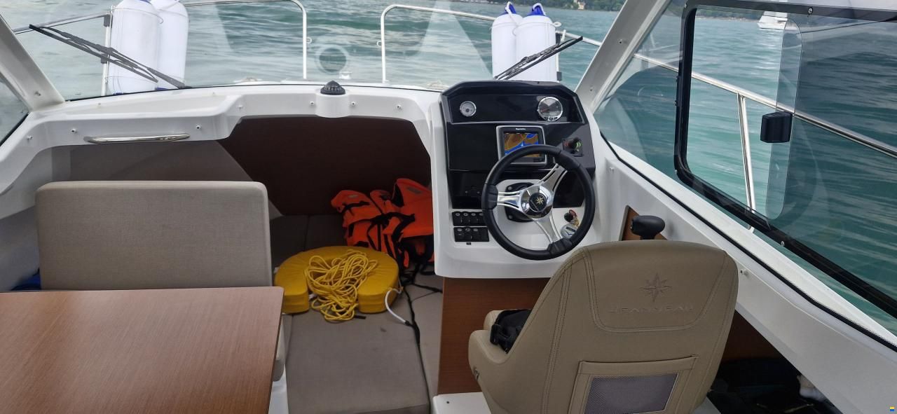 Jeanneau 695