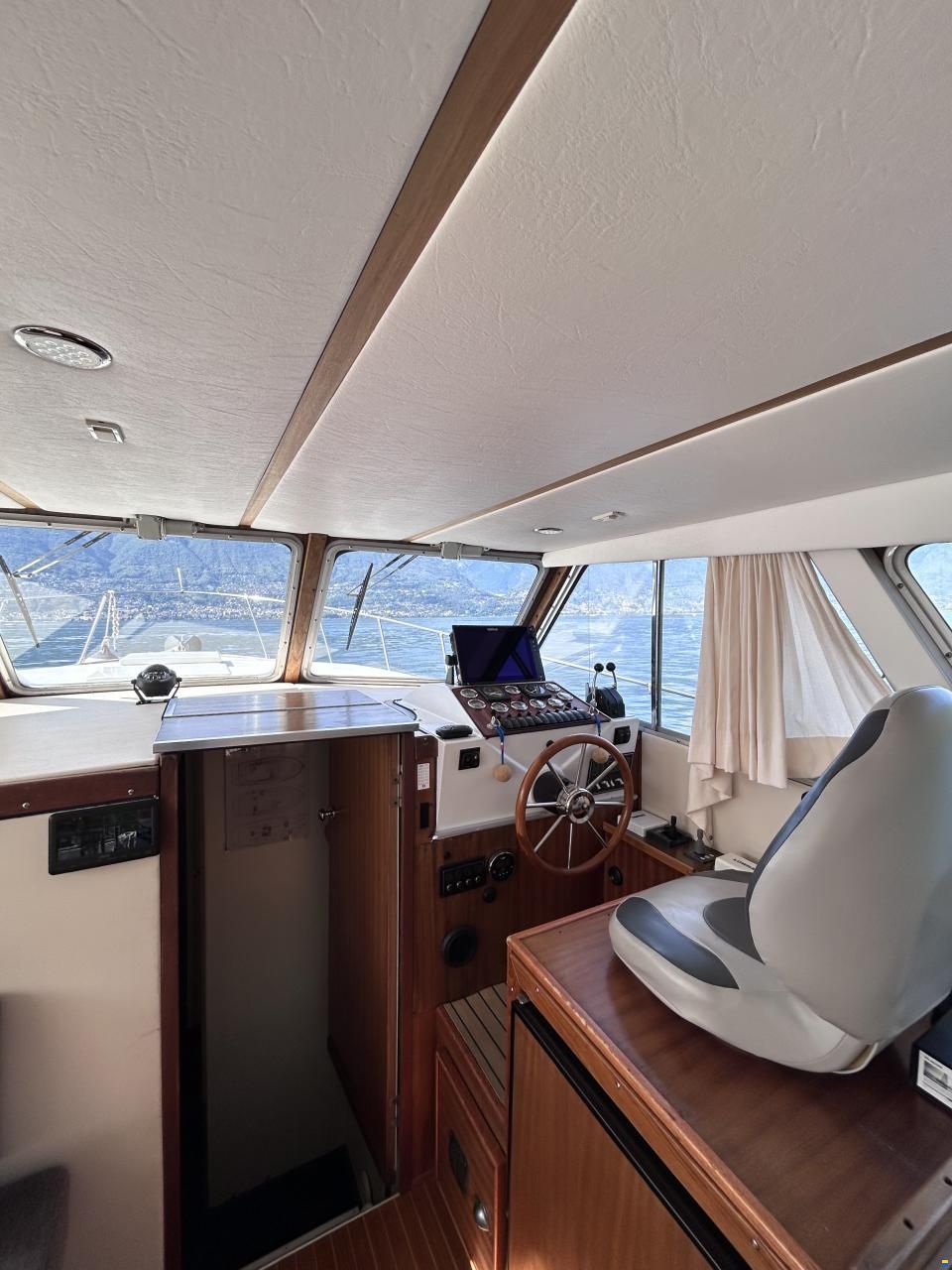 Tollycraft 37