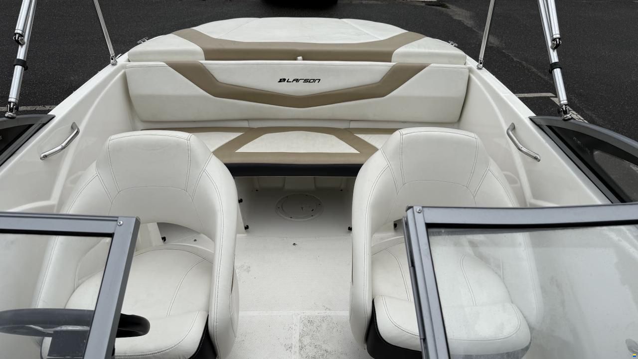 Larson 850 LX