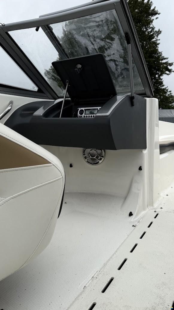 Larson 850 LX